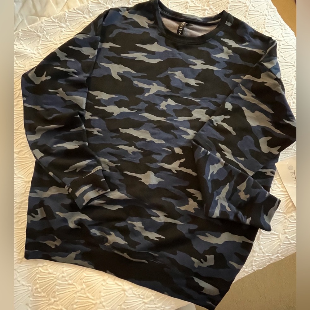 Athleta Camouflage Sweatshirt Size Medium NWT
